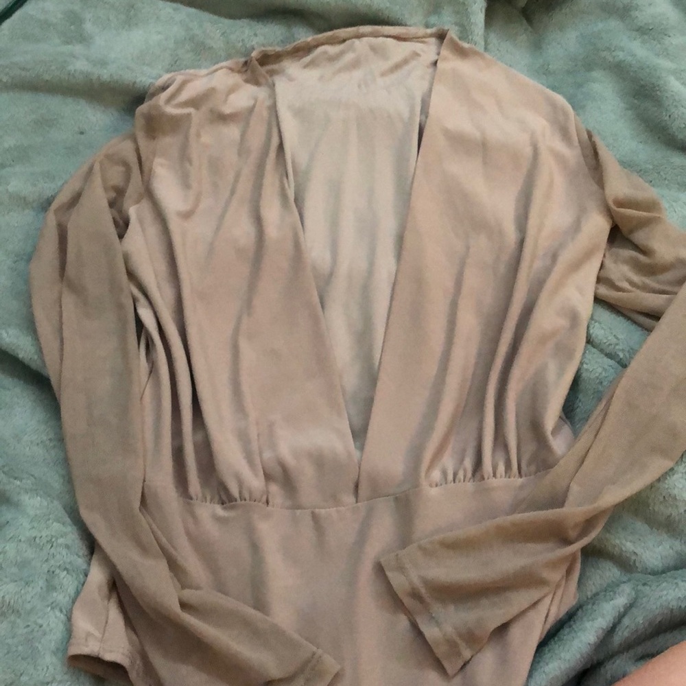 Low cut body suit